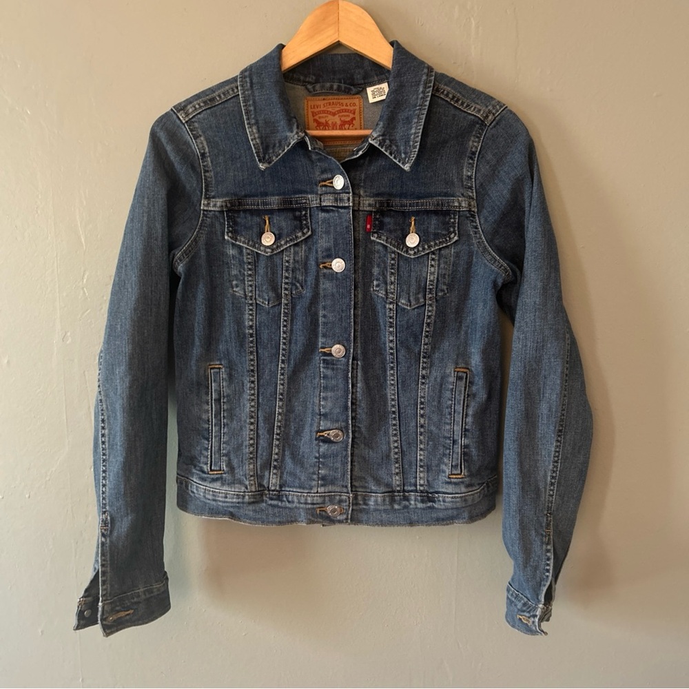Levi Strauss & Co Blue Jean Jacket Womens Sz Medium Wash Denim Y2K Buckle Sides
